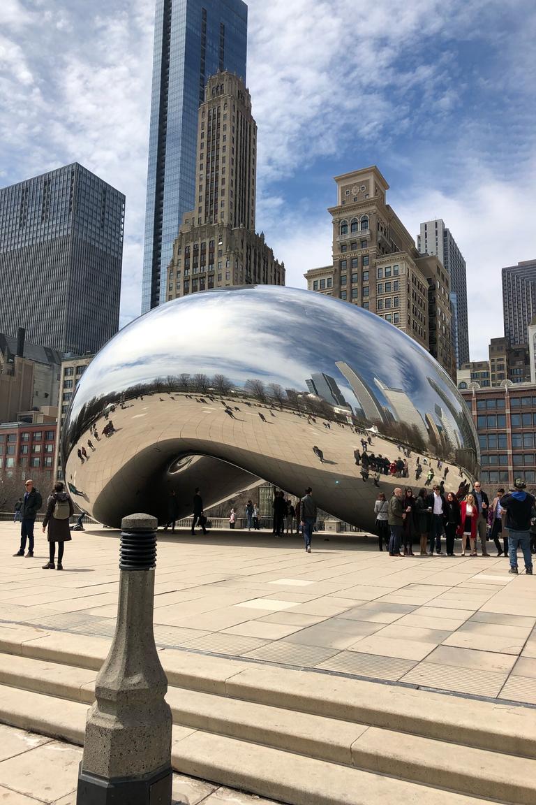 resized_vue-des-batiments-sur-un-ciel-nuageux