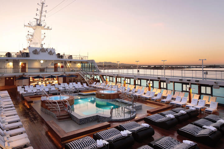 INS-Pool-Deck
