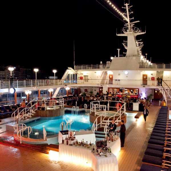 BUFFET-DE-NUIT-AZAMARA-QUEST